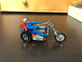 Vintage Hot Wheels Rrrumblers Red Torque Chop Motorcycle W/ Blue Rider Ex,