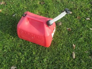 Vintage Gott/rubbermaid 5 Gallon Red Vented Plastic Gas Can Model 1251