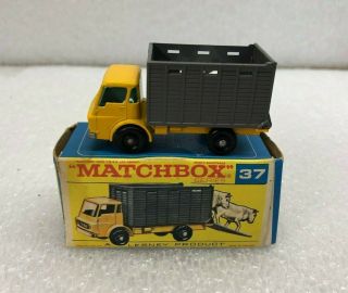 Vintage Lesney Matchbox Series Cattle Truck & Animals No.  37 W/ Box England