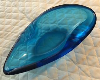 L E Smith Vintage Mcm Turquoise Blue Glass Heavy Ashtray 8 Inch
