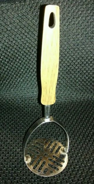 Vintage EKCO Stainless Steel Potato Masher With Faux Wooden Look Handle 2