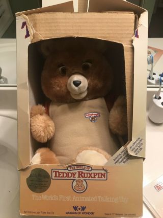 Vintage Wow Teddy Ruxpin Bear W/ Box Books Cassette Tapes And Outfit