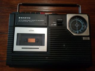 Vintage Sanyo M 2402 - 3 Am/fm Radio Cassette Player Recorder 2 Band Boombox