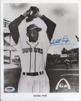 Satchel Paige Signed 8x10 Photograph Psa/dna Certified Autograph Rare Baseball