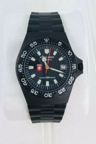 VINTAGE SWISS ARMY MILITARY BLACK DIAL DATE WATCH MODEL 1754 Water Resistance 50 2