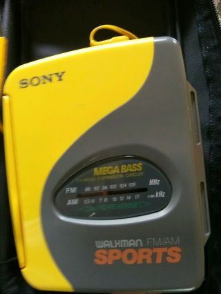 Vintage Sony WM - sfx33 Mega Bass Walkman Sports AM/FM Radio Cassette Player 2
