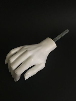 VINTAGE FEMALE MANNEQUIN RIGHT HAND 2