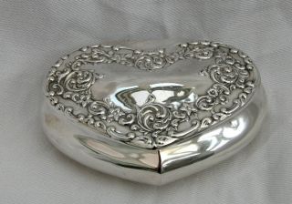 Lovely Victorian Solid Silver Heart Shaped Ring Or Jewellery Box 1898