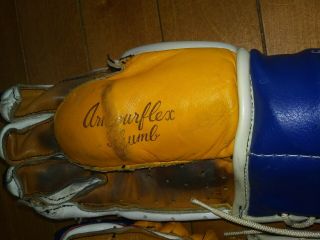 Vintage COOPER 9 Hockey Gloves Yellow - blue Leather Armourflex Thumb Gloves 2