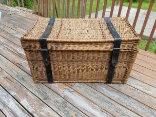 Vintage Large Wicker Traveling Hamper Basket Trunk Toy Chest 39x22x22” W/straps
