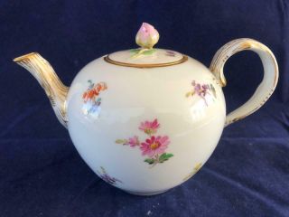 Fine Antique Meissen Porcelain Hand Painted Floral Teapot.
