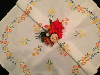 Vintage Hand Embroidered Linen Tablecloth Abundance Of Pretty Daisies