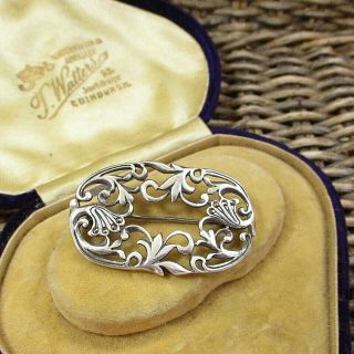 Lovely Vintage Art Nouveau Design Silver Brooch