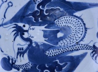 GREAT c1800 CHINESE BLUE WHITE LARGE FLYING DRAGON PORCELAIN PLATE 2