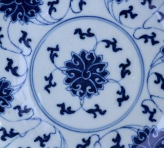 FINE c1890 CHINESE GUANGXU MARK & PERIOD BLUE WHITE PORCELAIN LOTUS PLATE 2