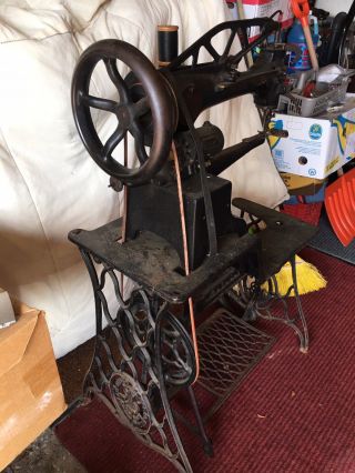 Antique Singer Industrial 29 - 4 Cobbler Leather Treadle Sewing Machine 3