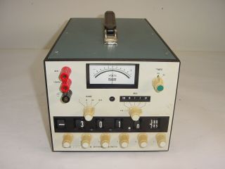 Vintage Fluke 895A DC Differential Electrical Voltmeter 1 - 1000 TVM Multi - Range 2