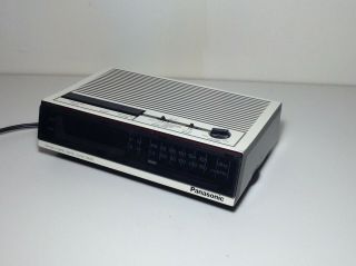 Vintage Panasonic Rc - 6060 Digital Am/fm Clock Radio Cool White & Gray