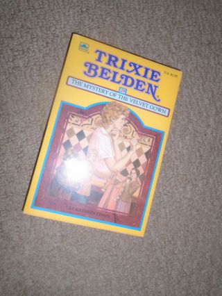 Trixie Belden 29 - The Mystery Of The Velvet Gown (square Cover Paperback)