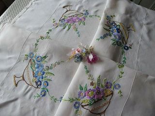 Vintage Hand Embroidered Tablecloth=beautiful Flower Bouquets
