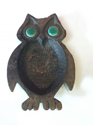 Vintage Cast Iron Metal Owl With Green Eyes Tobacco Cigarette Ashtray