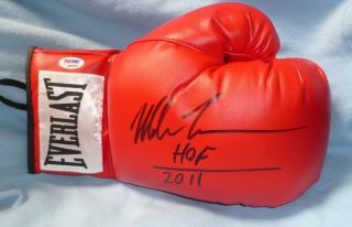 Mike Tyson Signed Everlast Boxing Glove Psa/dna W/ Hof 2011 Auto Autograph R