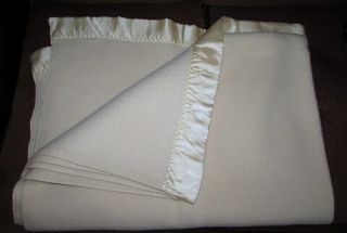 Vintage Fieldcrest Cream Acrylic Thermal Woven Blanket Binding Twin Sz 68x86