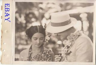 Aloma Of The South Seas William Powell Flirts W/a Woman Vintage Photo