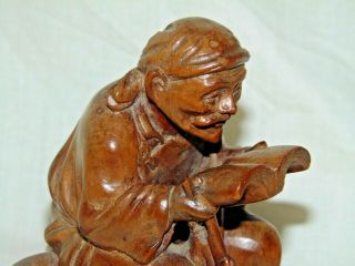 GOOD DETAIL ANTIQUE VINTAGE CHINESE JAPANESE CARVED WOOD FIGURE MAN READING BOOK 2