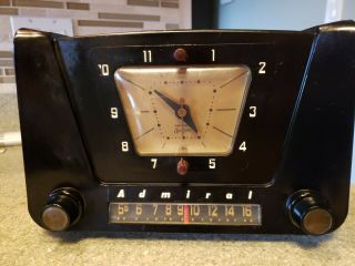Vtg 50s Admiral Bakelite Tube Clock AM Radio Model 5X21 2
