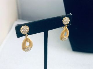 Vtg.  Crown Trifari Clear Pave Rhinestone Brushed Gold Tone Clip On Earrings