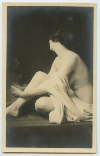 19220s Vintage Seated Nude Flapper American Photo Postcard