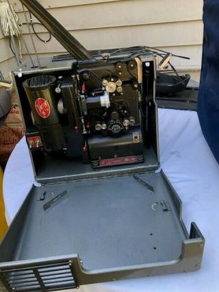 Vintage Victor 16mm Cine - Projector Animatograph.  Xtra Speaker,  3 Lenses And Bulb