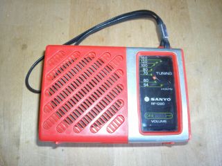 Vintage Sanyo Rp - 1280 Am/mw Transistor Pocket Radio