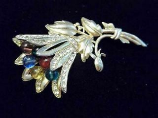 Vintage Rhinestone Flower Brooch Wired Large Glass Figural Jewelry 3