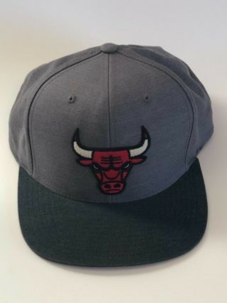Chicago Bulls Snapback Hat Mitchell And Ness Gray Black Red