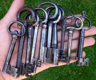 Ten Very Rare 16th Or 17th Century Wrought Iron Keys