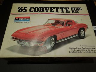 Monogram 1/8 Scale Model 1965 Corvette Sting Ray - Kit 2600 - Looks Complete