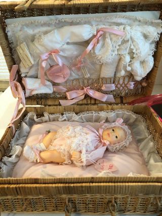 Effanbee Baby Lisa Doll By Astri 10 " With Wicker Basket & All Clothes & Acc.  Euc