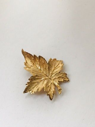 Vintage Gold Tone Maple Leaf Pin Brooch