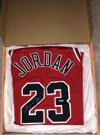 Michael Jordan 1997 Upper Deck Autographed Chicago Bulls Authentic Finals Jersey