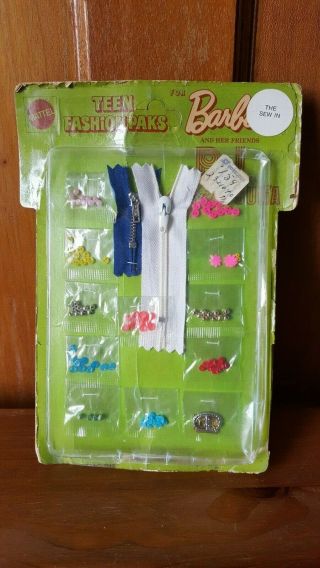 Vintage 1970 Mattel Barbie Teen Fashion Pack " The Sew In "