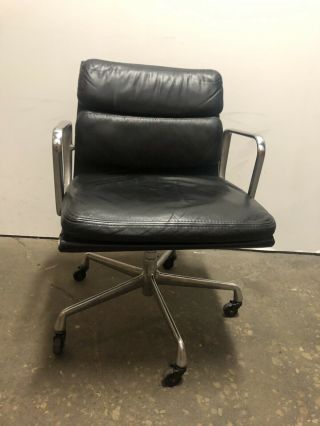 Herman Miller Eames Soft Pad Management Chair