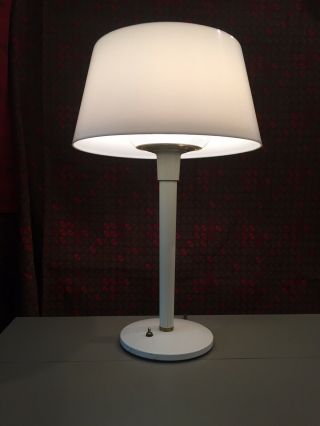 Vintage Mcm Lightolier White Acrylic And Metal Table Lamp By Gerald Thurston
