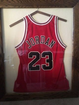 Michael Jordan Chicago Bulls Signed Red 1997 - 98 M&n Jersey - Upper Deck