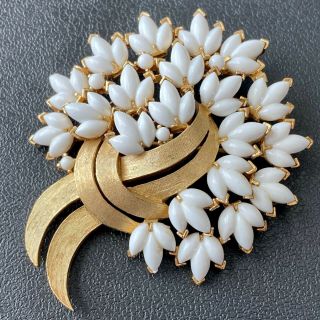 Signed Crown Trifari Vintage White Leaf Flower Gold Tone Brooch Pin 414