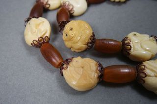 VINTAGE ASIAN CHINESE CARVED MONKEY PENDANT BEAD NECKLACE COW BONE HORN BEADS 2