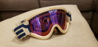 Oakley Ski Snowboarding Snow Glasses Goggles Iridium And White / Blue Vintage