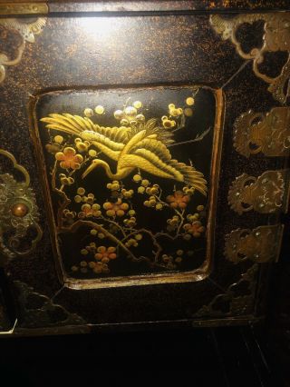 Stunning Edo or Meiji Period Japanese Lacquer Wood Box 2