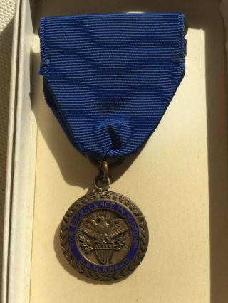 Vintage Dar Daughters Of The American Revolution Medal For Excellence In History